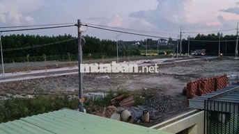 Nhà đối diện khu tái định cư Bình Lợi