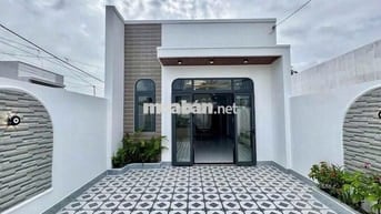 NHÀ CẤP 4 HOÀN THIỆN NẰM NGAY TRUNG TÂM PHƯỜNG TÂN TRIỀU !!