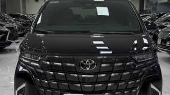 Bán Toyota Alphard sản xuất 2024, lăn bánh hơn 1 vạn Km, xe như mới.