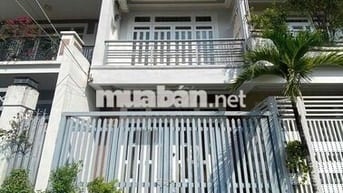 Nhà trệt lầu có sân thượng hẻm đường CMT8 gần bệnh viện Phụ Sản
