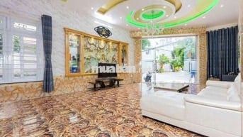 Cho thuê nhà phố 1trệt 2lầu mặt tiền đường Á Châu bãi sau Vũng Tàu