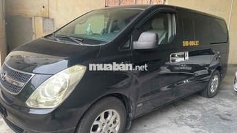 Hyundai Starex Van máy dầu số tự động