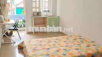 Căn hộ ban công, full nội thất máy giặt riêng gần ngã tư Phú Nhuận