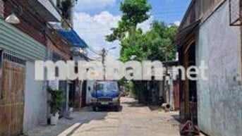 Nhà 4x6 gác lửng . hẻm 6m đồng hồ điện nước riêng LVQ
