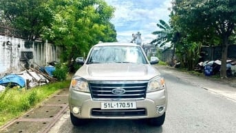 Ford Everest 2010 2.6L 4x4 MT - 90000 km