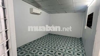 Phòng trọ trên đường Hoàng Diệu kế cầu Khánh Hội và quận 1