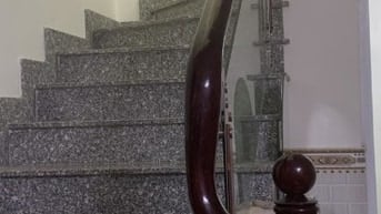 Bán nhà mặt tiền đường Nguyễn Văn Lạc 