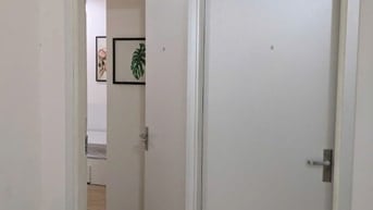 Cho thuê căn hộ Ngõ 97 Văn Cao, Ba Đình, 65m2, 2 PN, đủ tiện nghi