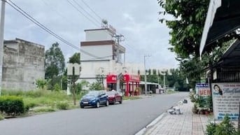 BÁN LÔ ĐẤT SIÊU ĐẸP NGAY CHỢ ĐÊM BÀU BÀNG