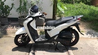 XE GIA ĐÌNH SỬ DỤNG SH150i-ÁO Ý-KHÓA SMAKEY