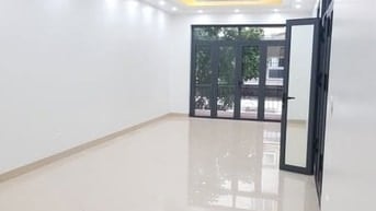 Cho thuê nhà ngõ 170 hoàng ngân 48m x6T , ô tô đỗ cửa