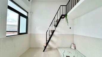 Cho thuê phòng trọ có gác, ban công, diện tích 35m2- Ngay Ga Bình Thái
