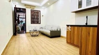 Bán nhà tập thể phố Lê Gia Định nhà đẹp 3 thoáng oto đỗ chân cầu thang