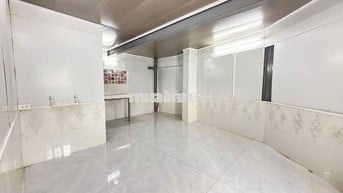 Cho thuê căn hộ studio cửa sổ trời tính điện nước - gần Vincom, Q1, Q4