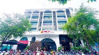 Cho thuê VP 120m2 Cư Xá Bắc Hải Q10 full nội thất