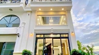Bán nhà chính chủ 5 tầng có thang máy ngay Phú Mỹ Hưng quận 7