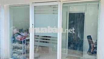 Cho thuê 6tr5 /tháng: mặt bằng + có phòng ở riêng biệt hẻm xe tải 4A/4