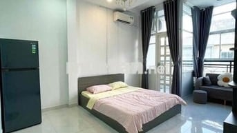 Cho thuê căn hộ Studio Tách bếp, Ban công Q1 gần cầu Thị Nghè
