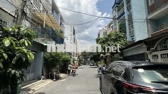 Gần Mặt tiền Dương Quảng Hàm, 95m2, 2 Lầu, 3pn, Hẻm Xe Hơi Vào Nhà.
