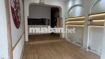 Cho thuê mbkd mặt tiền rộng 50m2 ngay phan đình phùng Phú Nhuận