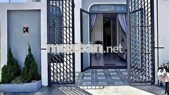 Ngân hàng thanh lý căn nhà cấp 4 ngay đường Tân Liêm - SHR - 920 TR