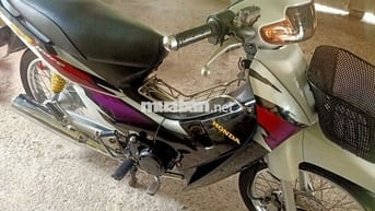 Cần bán wawe zx. Đúng đời. Màu trắng đen.