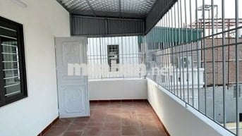 Nhà Mới 40m2 Phố Trạm, Ngõ Nông Thẳng 3 Bước Ra Ô Tô Tránh Dừng Đỗ