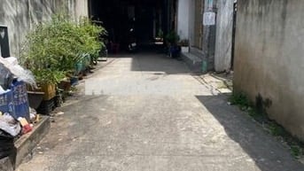 Nhà còn mới cứng, diện tích thoải mái cho 4 thành viên.