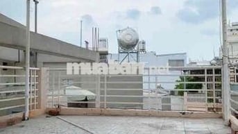 Cầm 3 tỷ có nhà 5 tầng ngay Cách Mạng Tháng Tám