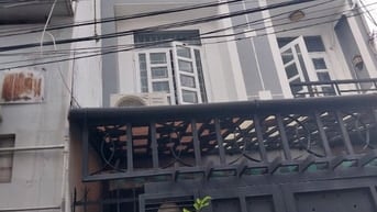 BÁN NHÀ 4 TẦNG 5×20 HƯỚNG NAM CÓ THU NHẬP ỐN ĐỊNH GẦN CHỢ TRƯỜNG HỌC 