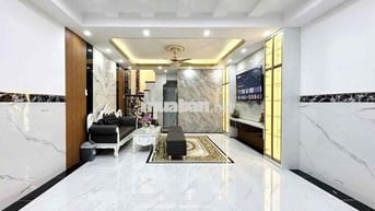 Nhà đẹp 5PN - 4.5 x 10m - HXH Trần Quang Diệu Q.3