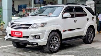 Toyota Fortuner 2016 số tự động màu trắng máy xăng