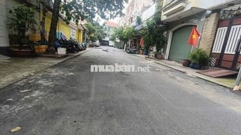 Hẻm 12m tô hiến Thành. Q10. DT: 5,5x18m. CN:104m 4 tầng. Giá 17 tỷ
