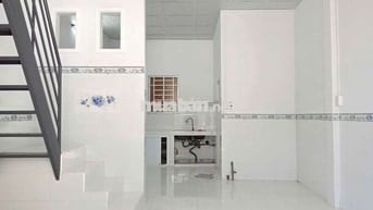 NHÀ KIÊN CỐ 2 PHÒNG NGỦ, CÁCH TRƯỜNG CĐ KINH TẾ KỸ THUẬT 5P CHẠY XE