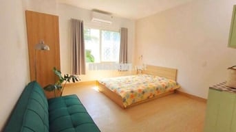 Căn hộ full nội thất cửa sổ trời đường Hoàng Hoa Thám Tân Bình