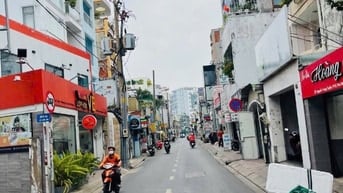 Bán gấp MTKD Nguyễn Trọng Tuyển 100m2 đúc 3 tấm. 