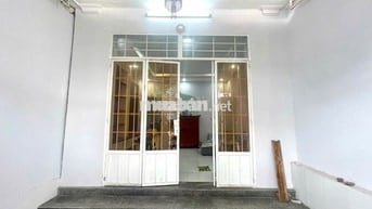 NHÀ CẤP 4  2 PHÒNG NGỦ Ở BẮC NHA TRANG GIÁ 8 TRIỆU/ THÁNG