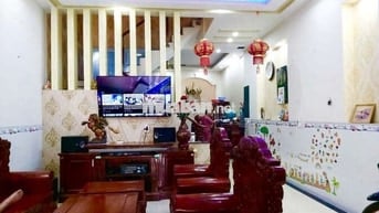 Nhà thuê sân xe hơi trong Trung Tâm Hành Chính Dĩ An