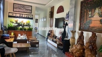 Nhà Phố 98m2 3 Tầng 5PN Đường Thông Thiên Học, Trung Tâm P.02 Đà Lạt