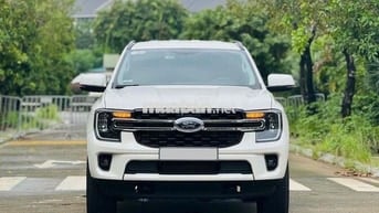 Ford Everest Ambiente 2.0L 4x2 AT sản xuất 2025
