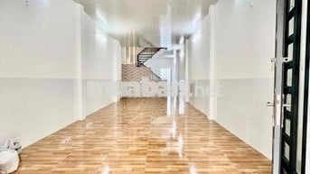 NHÀ SẠCH DT 4*20, TRỆT LẦU, 4PN, XE HƠI VÔ NHÀ, GẦN NGÃ TƯ GA