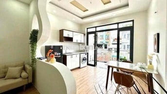 CĂN HỘ DỊCH VỤ ~ NHÀ MỚI - TRUNG TÂM DI CHUYỂN Q1, Q3, 10,… 10p đi xe