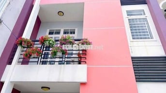 Cần bán gấp nhà P ĐHT Q12..DT ,5,5*18 1 trệt 2 lầu 4PN 4WS hẻm xe tải