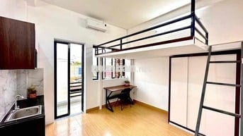 CĂN HỘ CÓ GÁC ĐẦY ĐỦ NỘI THẤT - ban công