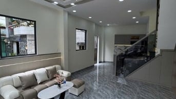 HẺM XE HƠI, NHÀ 3 TẦNG, ĐƯỜNG BÀ HOM, QUẬN 6, 40M2, GIÁ NHỈNH 5 TỶ