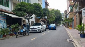Cho thuê nhà đẹp đường Quách Văn Tuấn - 4x14m. 1T3L