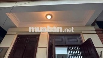 CHO THUÊ nhà nguyên căn lô góc đẹp, KHÔNG ÚNG NƯỚC tại số 44, ngõ 122