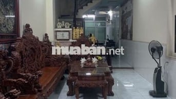 Cho Thuê Nhà Mặt Tiền DT 4 x 20m 3 Lầu Sân Thượng. Nhà đẹp