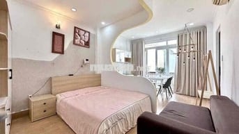 Căn hộ full nội thất ban công thoáng ngay Nguyễn Hữu Cảnh giáp Quận 1