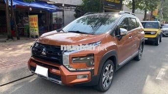 Mitsu Xpander Cross màu cam vũ trụ đời 2023